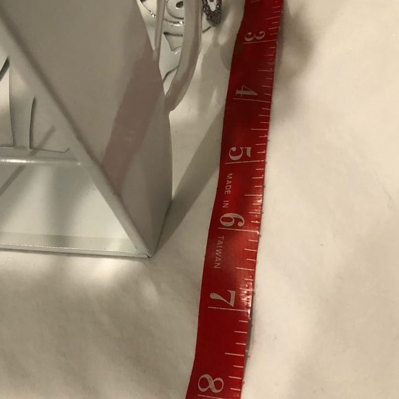 Metal Reindeer Basket (Hollow) - Great for Center Piece - Picture 4 of 6